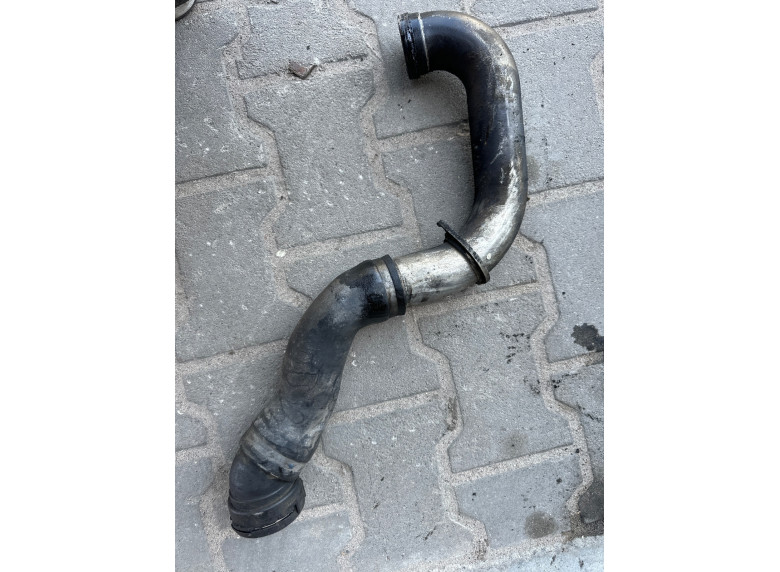 Патрубок интеркулера к BMW 5 E60/E61, 2004г.