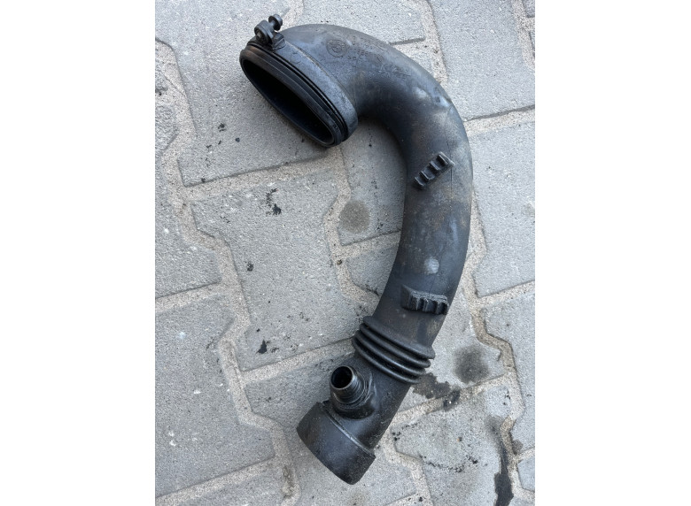 Патрубок воздушного фильтра к BMW 5 E60/E61, 2004г.