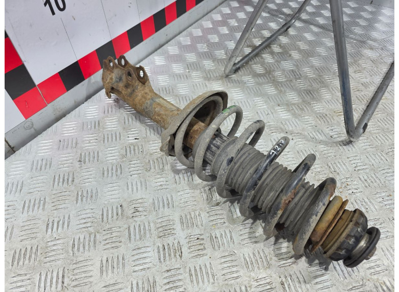 Амортизатор передний к Volkswagen Polo, 1997г.