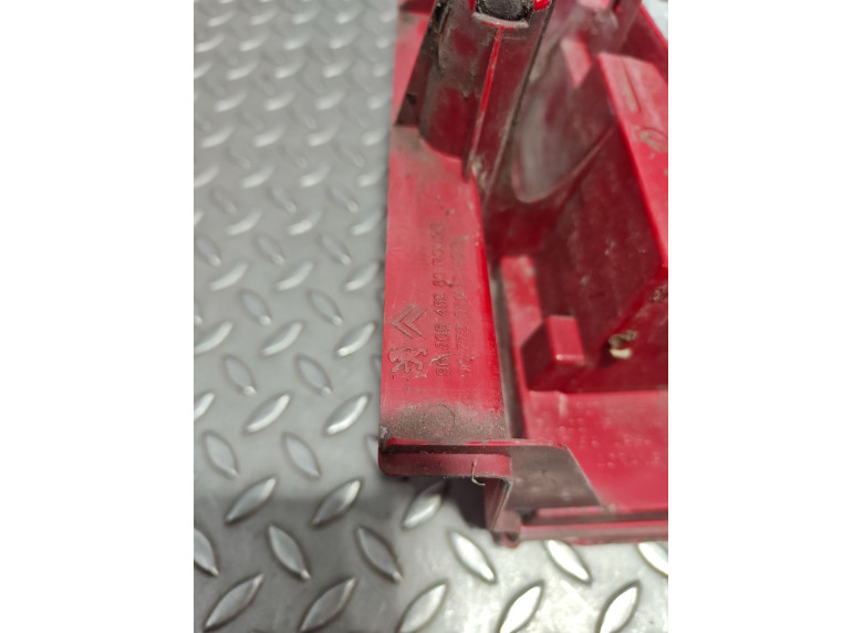 Фонарь задний левый к Peugeot Partner, 2012г.