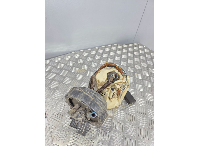 Насос топливный к Volkswagen Polo, 1997г.