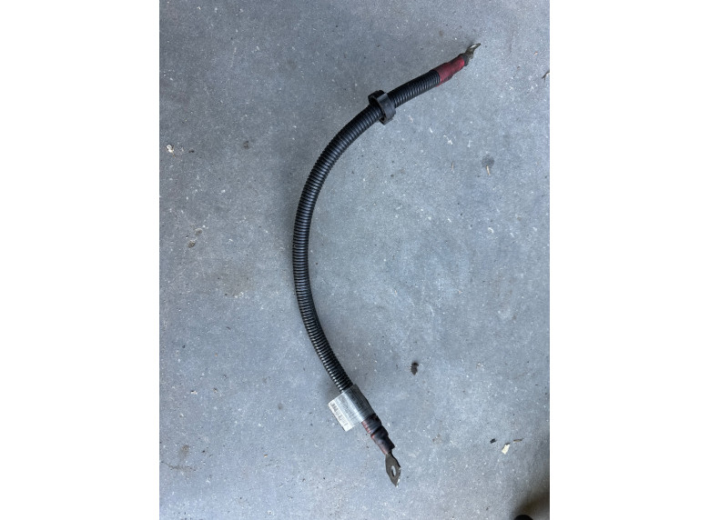 Плюсовой провод аккумулятора к BMW 5 E60/E61, 2004г.