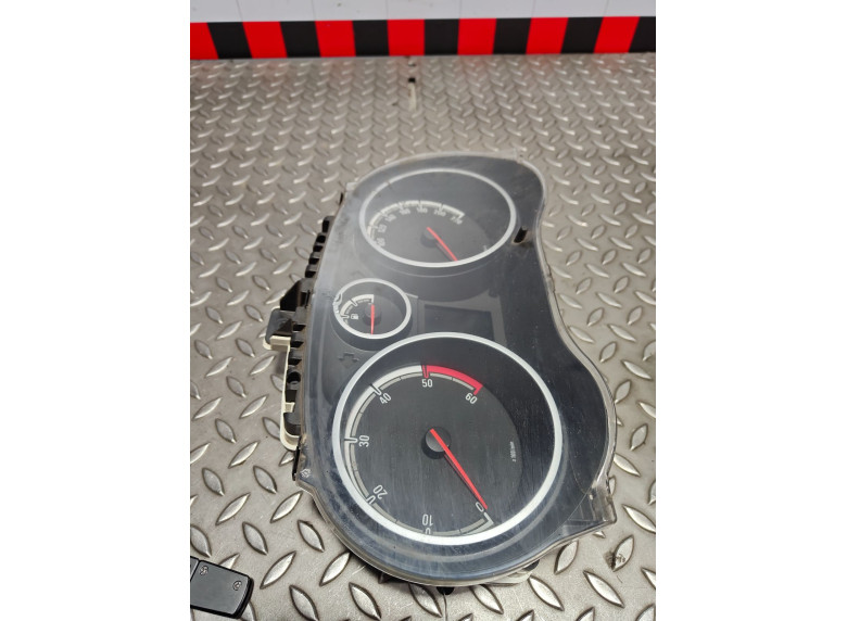 Щиток приборов (приборная панель) к Opel Corsa, 2009г.