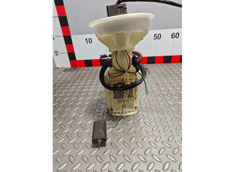 Насос топливный к Mini Cooper, 2001г.