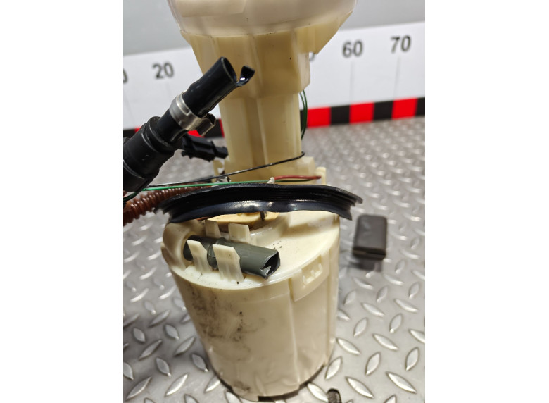 Насос топливный к Mini Cooper, 2001г.