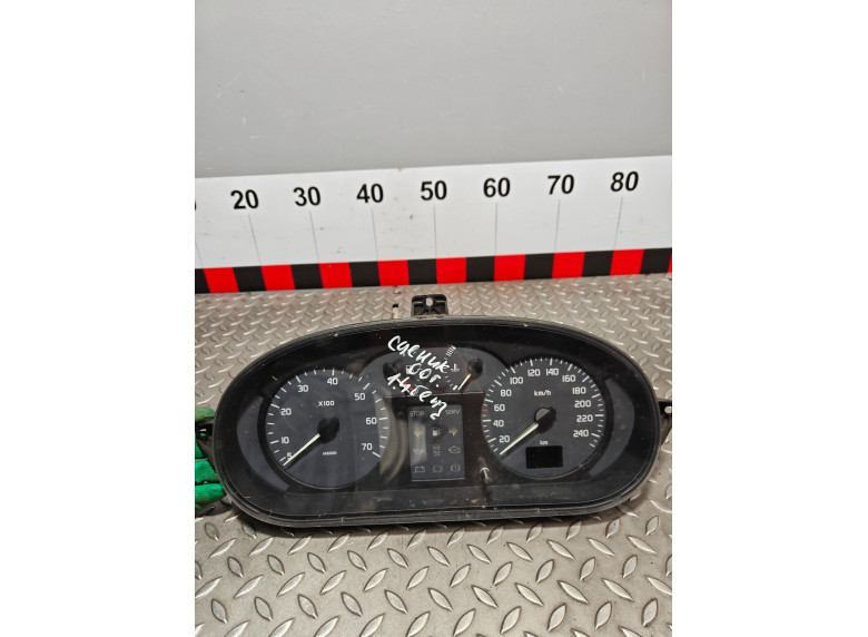 Щиток приборов (приборная панель) к Renault Scenic, 2002г.