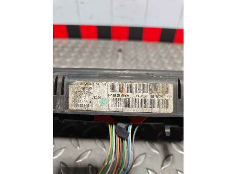 Щиток приборов (приборная панель) к Renault Scenic, 2004г.