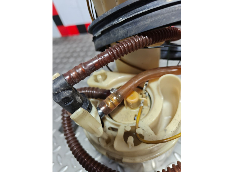 Насос топливный к Audi A4, 2003г.