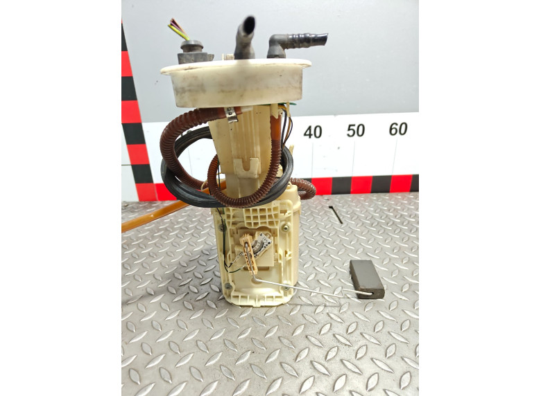 Насос топливный к Audi A4, 2003г.