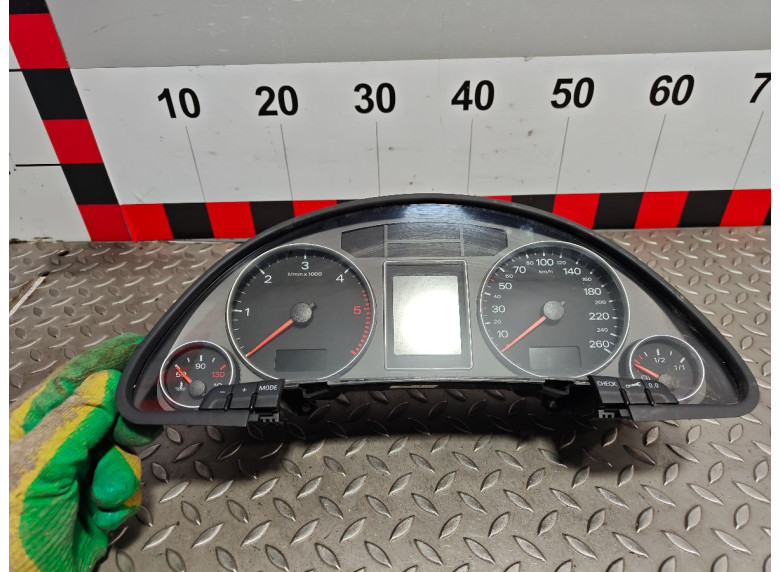 Щиток приборов (приборная панель) к Audi A4, 2007г.