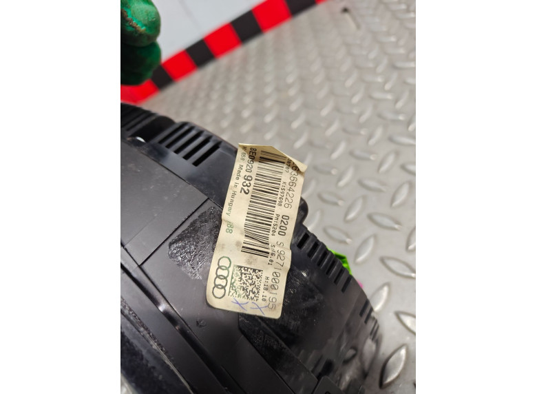 Щиток приборов (приборная панель) к Audi A4, 2007г.