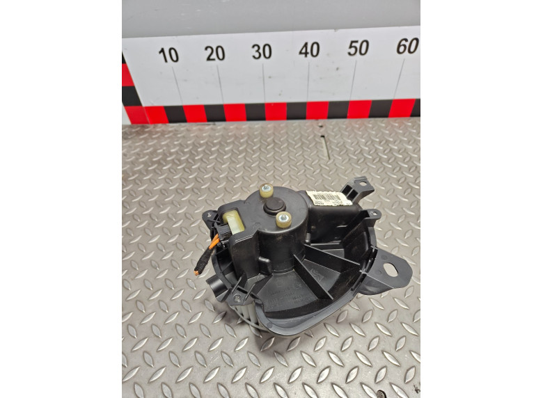 Моторчик печки к Opel Corsa, 2011г.