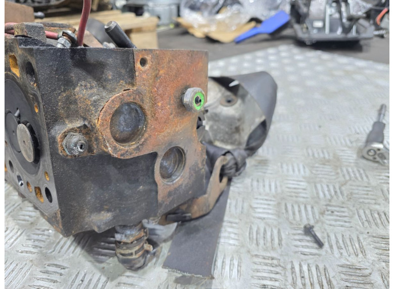 Головка блока цилиндров к Ford Focus, 2005г.