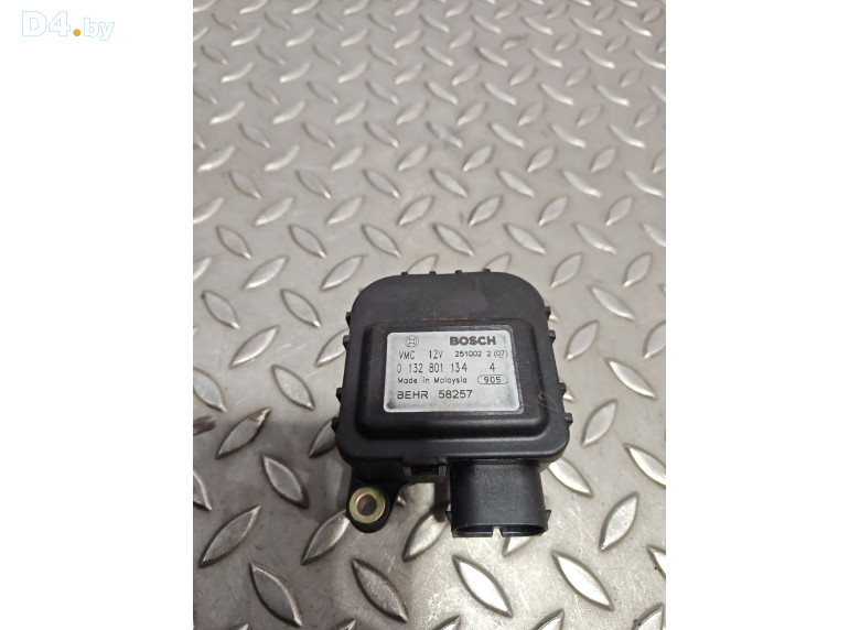 Моторчик заслонки печки к Opel Astra 2003 г.