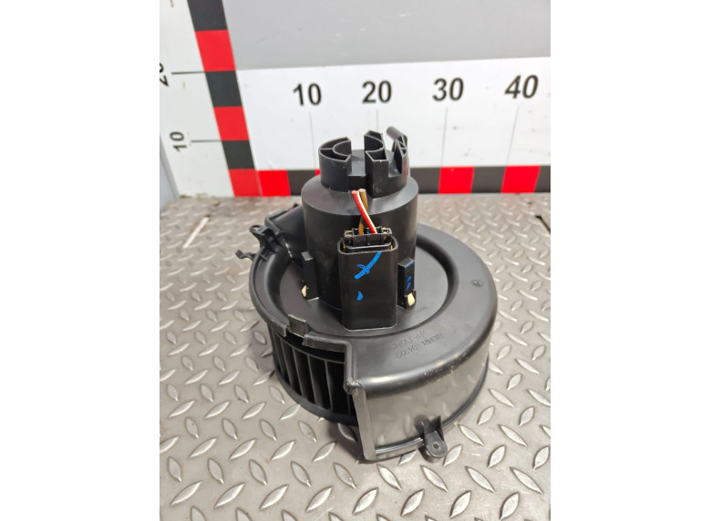 Моторчик печки к Opel Zafira, 2003г.