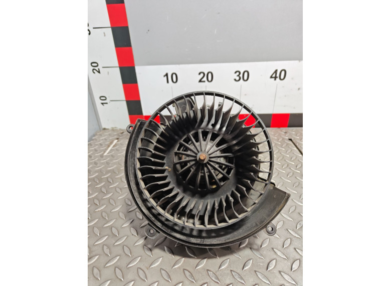 Моторчик печки к Opel Zafira, 2003г.