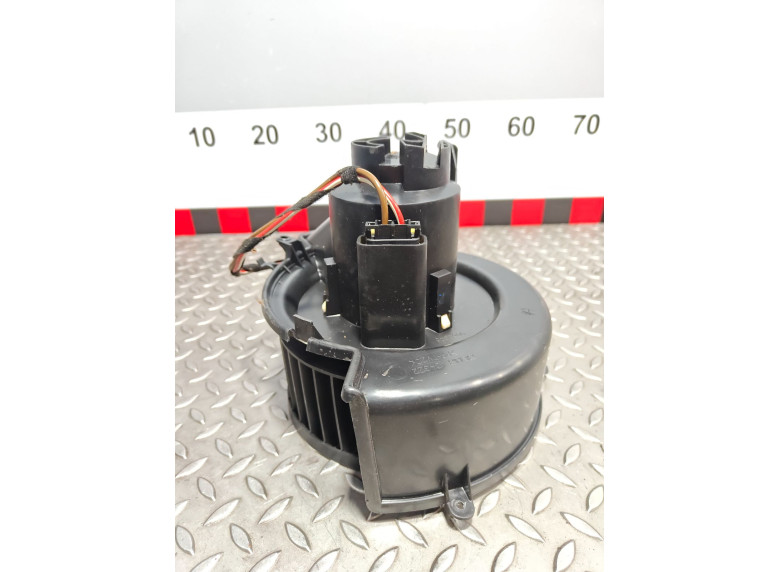 Моторчик печки к Opel Zafira, 2003г.