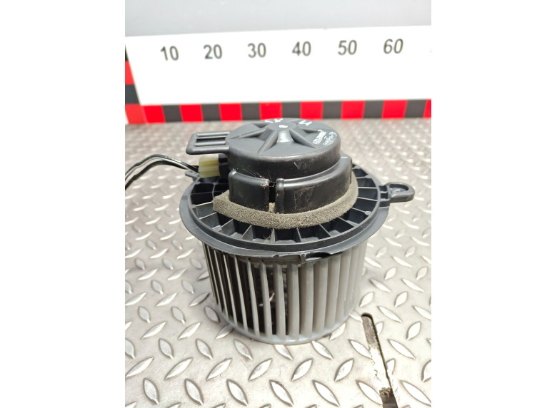 Моторчик печки к Suzuki SX4, 2008г.