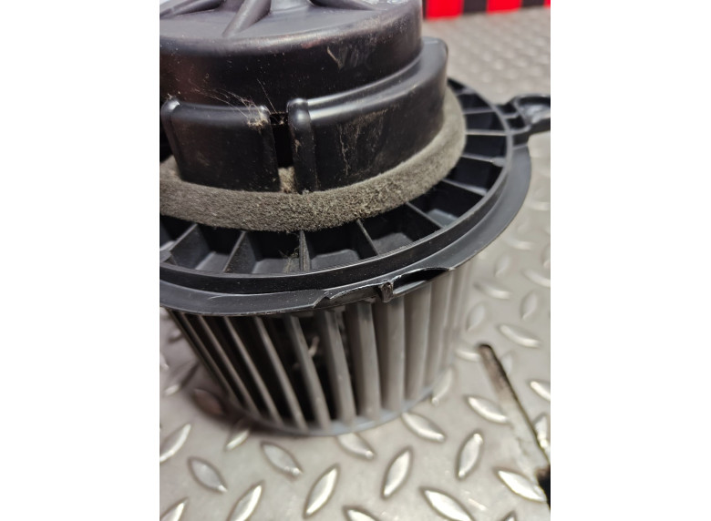 Моторчик печки к Suzuki SX4, 2008г.