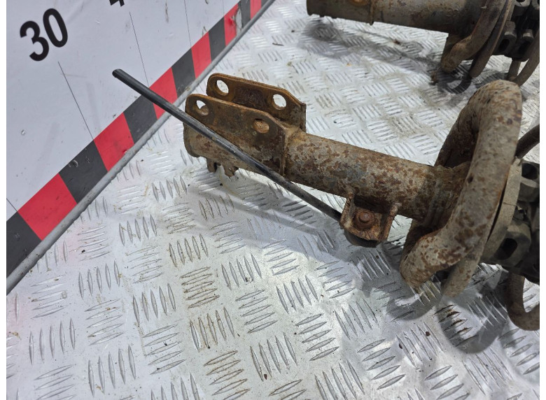 Амортизатор передний к Renault Laguna, 1998г.