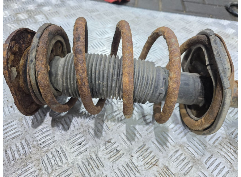 Пружина передняя к Toyota Corolla, 2003г.