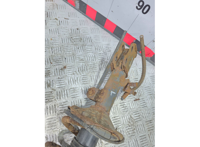 Амортизатор передний левый к Toyota Corolla, 2003г.