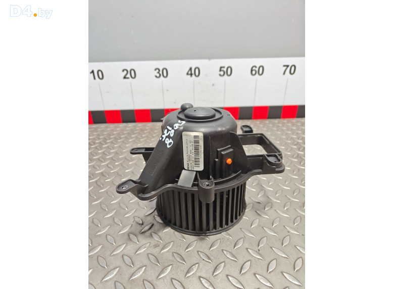 Моторчик печки к Peugeot 5008 2010 г.