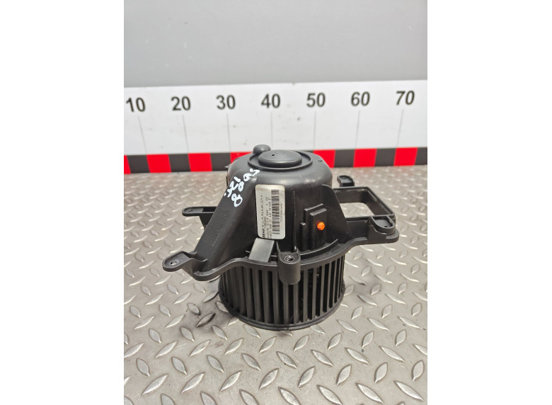 Моторчик печки к Peugeot 5008, 2010г.