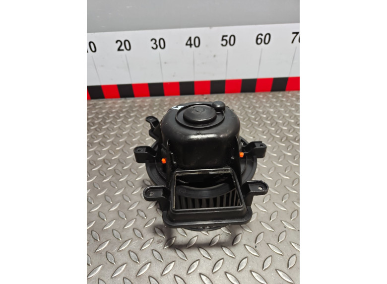 Моторчик печки к Peugeot 5008, 2010г.