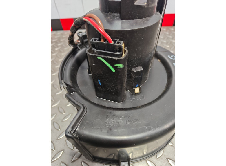 Моторчик печки к Opel Zafira, 2003г.