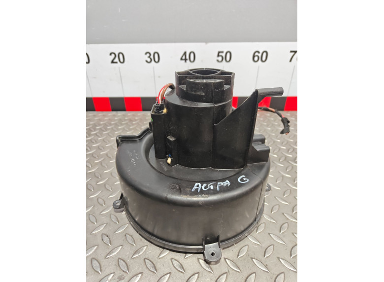 Моторчик печки к Opel Zafira, 2003г.