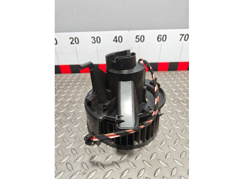 Моторчик печки к Opel Zafira, 2003г.