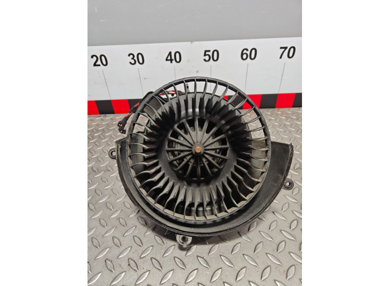 Моторчик печки к Opel Zafira, 2003г.