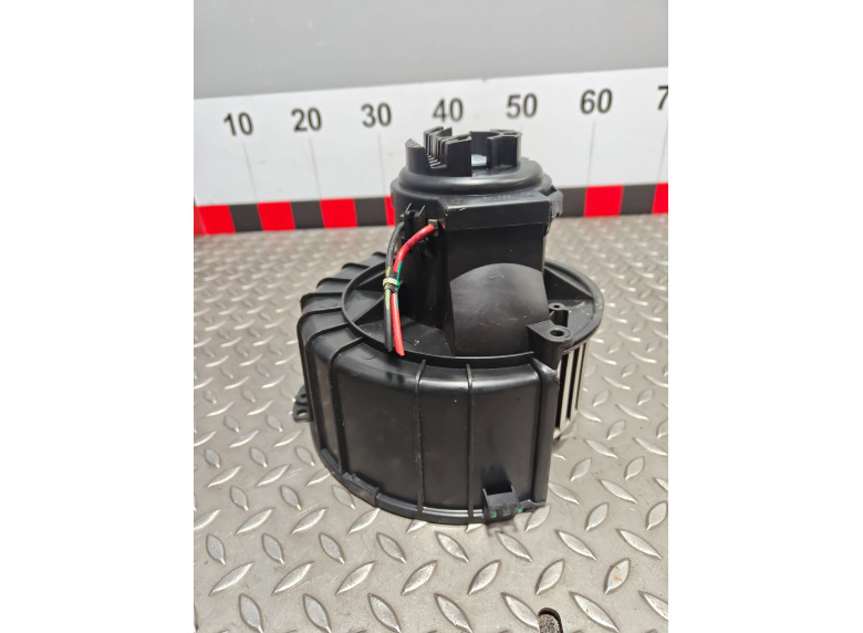 Моторчик печки к Opel Astra, 2008г.