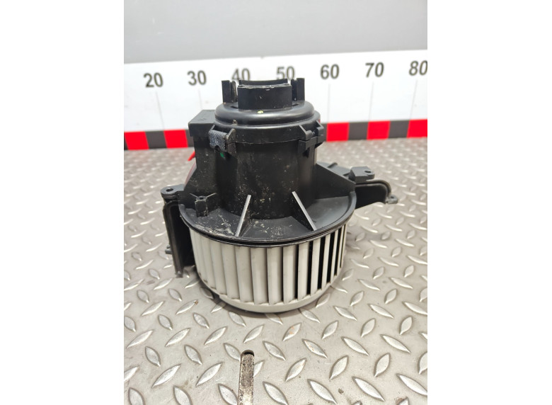 Моторчик печки к Opel Astra, 2008г.