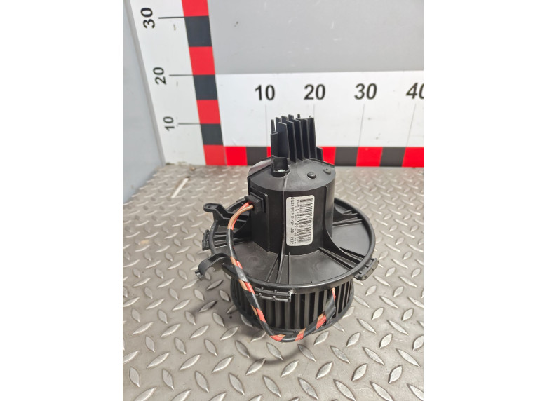 Моторчик печки к Opel Zafira, 2008г.