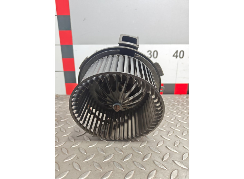 Моторчик печки к Opel Zafira, 2008г.