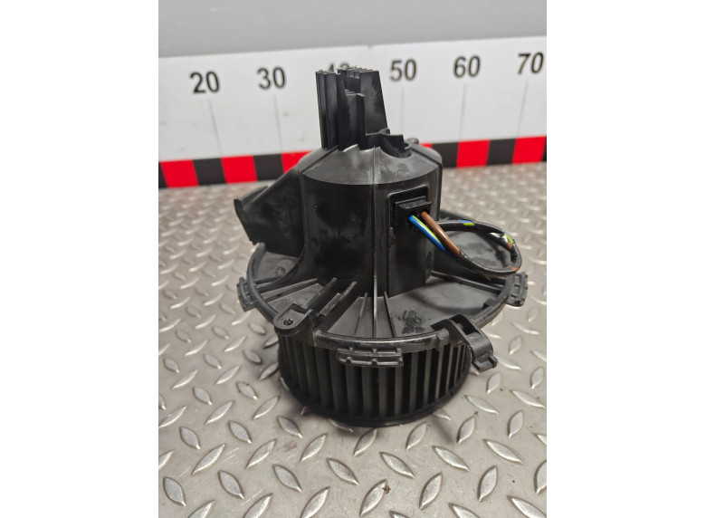 Моторчик печки к Opel Zafira, 2007г.