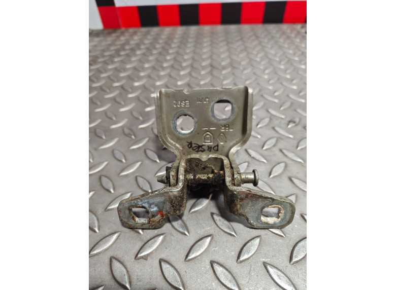 Петля двери задней правой к Dacia Duster, 2010г.