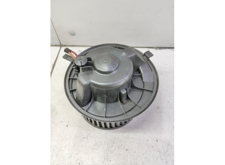 Моторчик печки к Volkswagen Touran, 2006г.