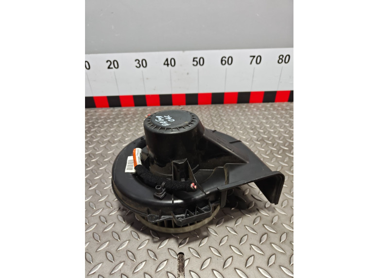 Моторчик печки к Skoda Fabia, 2003г.