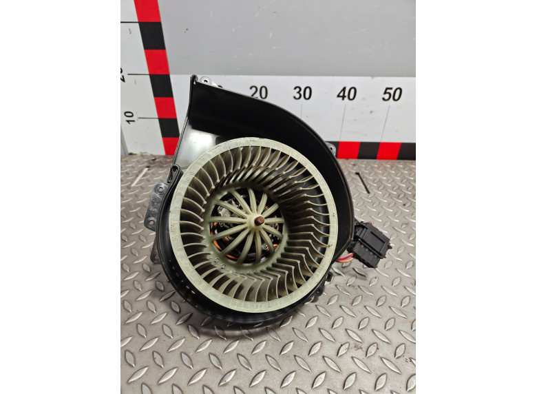 Моторчик печки к Skoda Fabia, 2003г.