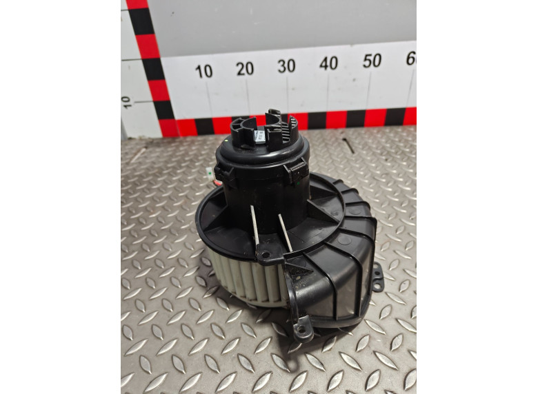 Моторчик печки к Opel Astra, 2007г.