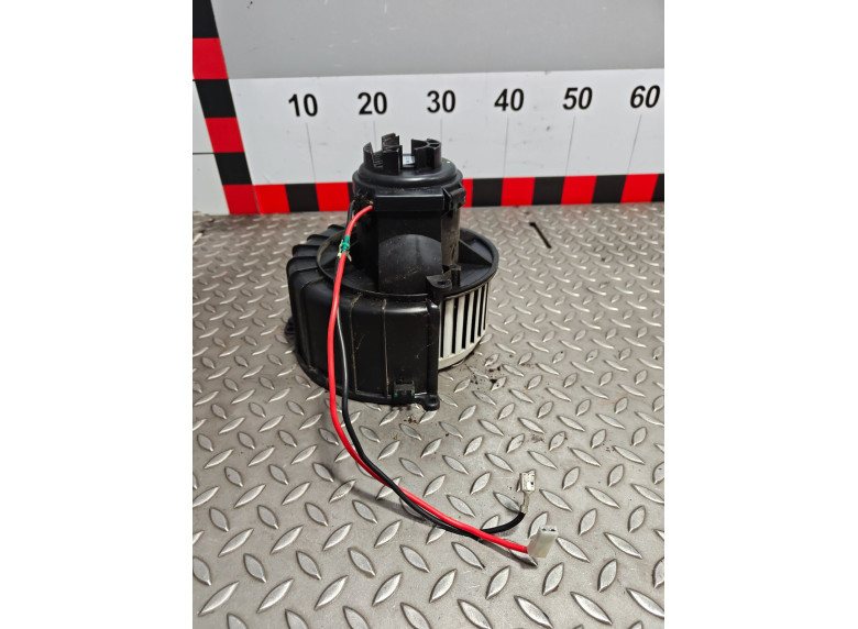 Моторчик печки к Opel Astra, 2007г.