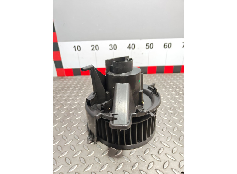 Моторчик печки к Opel Zafira, 2004г.