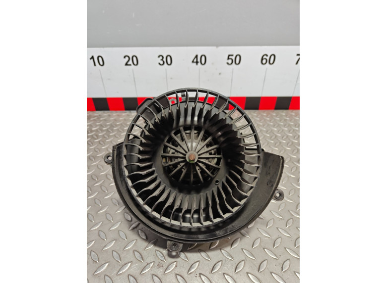 Моторчик печки к Opel Zafira, 2004г.