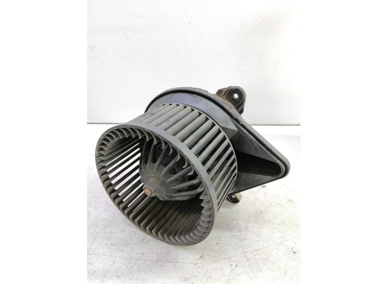 Моторчик печки к Renault Trafic, 2004г.