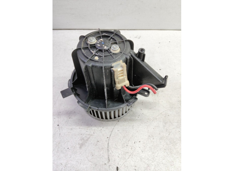 Моторчик печки к Audi A4, 2008г.