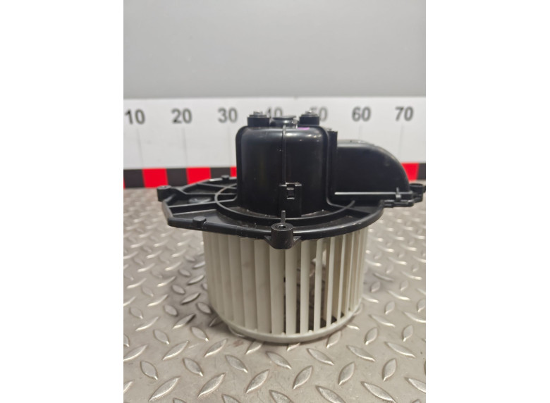 Моторчик печки к Citroen Berlingo, 2010г.