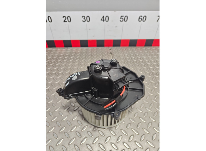 Моторчик печки к Citroen Berlingo, 2010г.